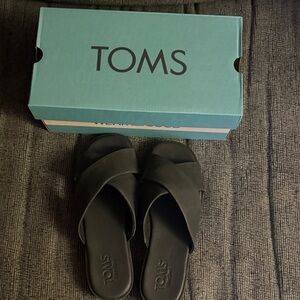 TOMS Black Crisscross Slide Sandals - Open Toe